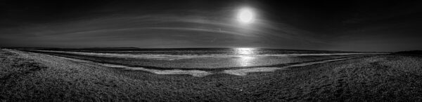 beach in black and white